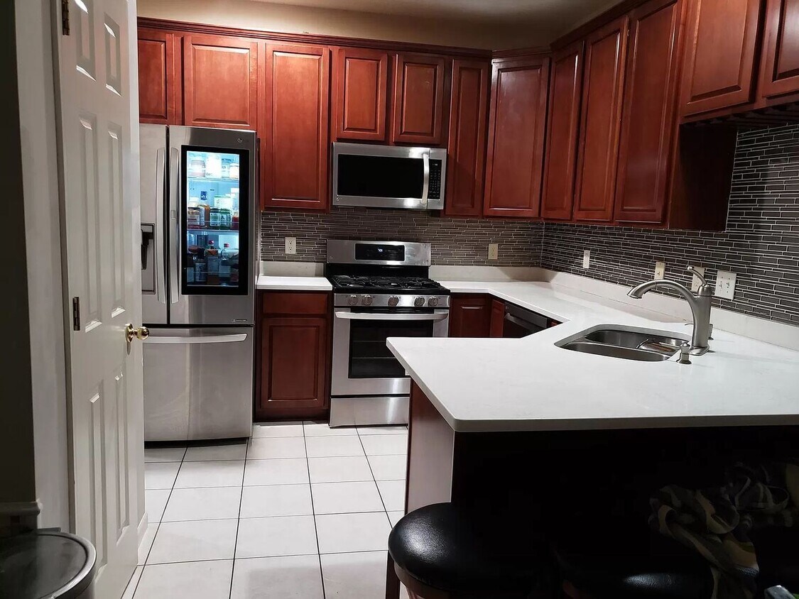 Primary Photo - 4 br, 3.5 bath House - 4994 Archer Lane N