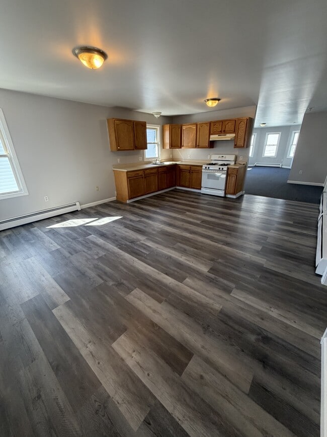 Photo - 14 McGurk St (New Bedford, MA) Apartment