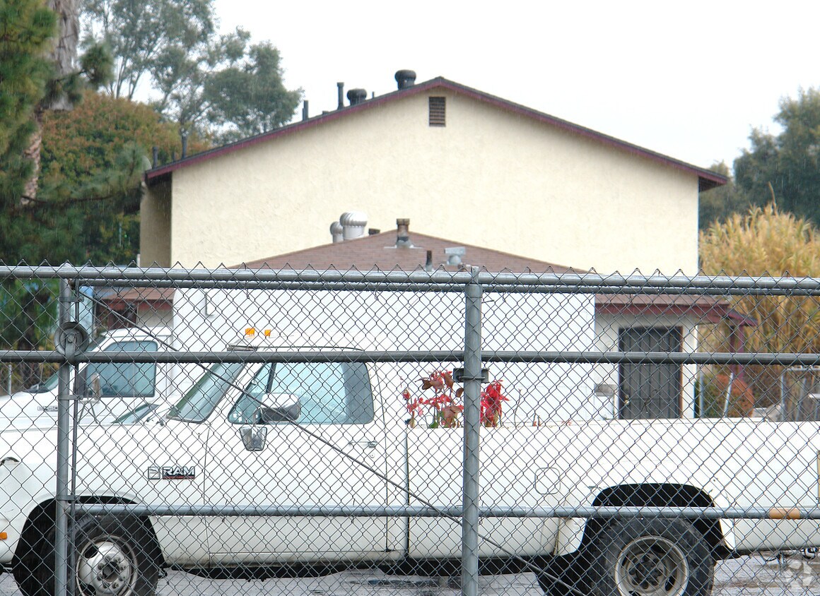 Foto del edificio - 425 Emerald Ave