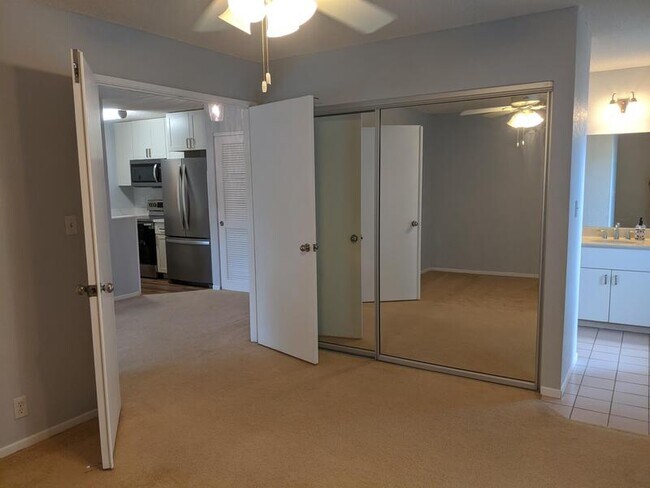 Building Photo - 46-1009-1009 Emepela Way