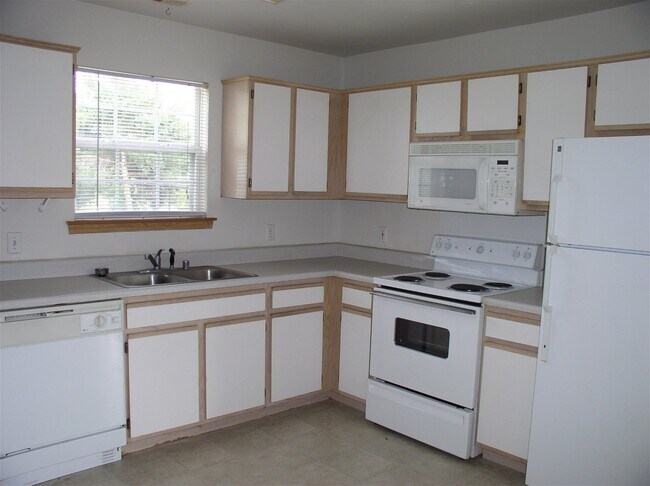 Foto del edificio - 4723 Ranch Court, Lawrence, KS 66047 - 3 B...