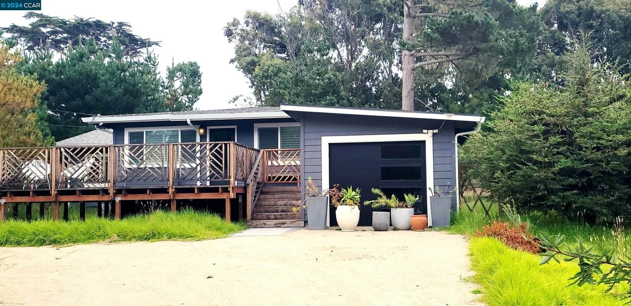 Primary Photo - 427 Asilomar Ave