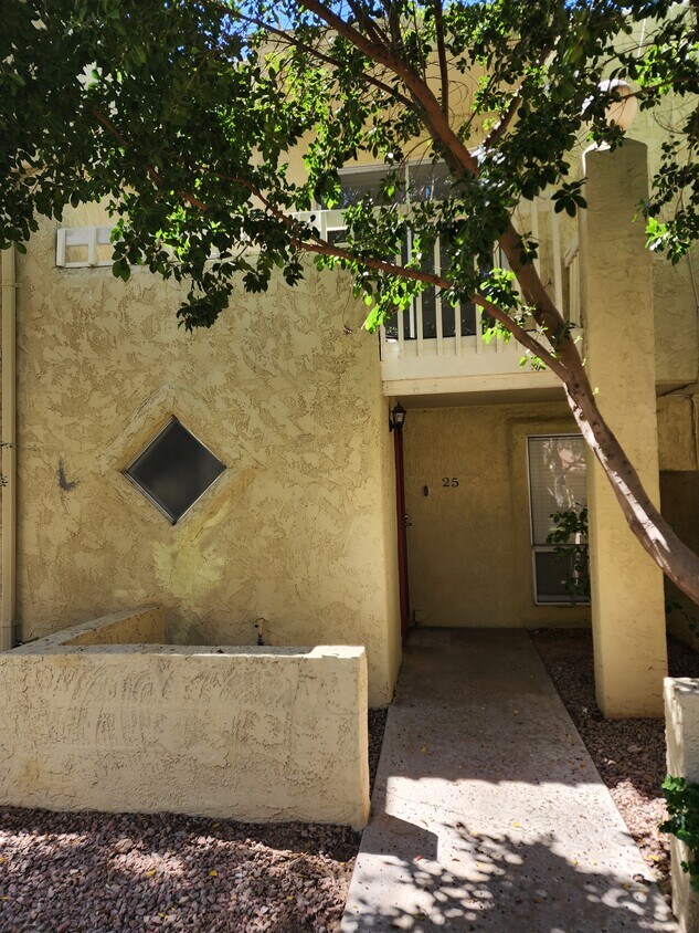 Frente de la casa - 6542 N 7th Ave