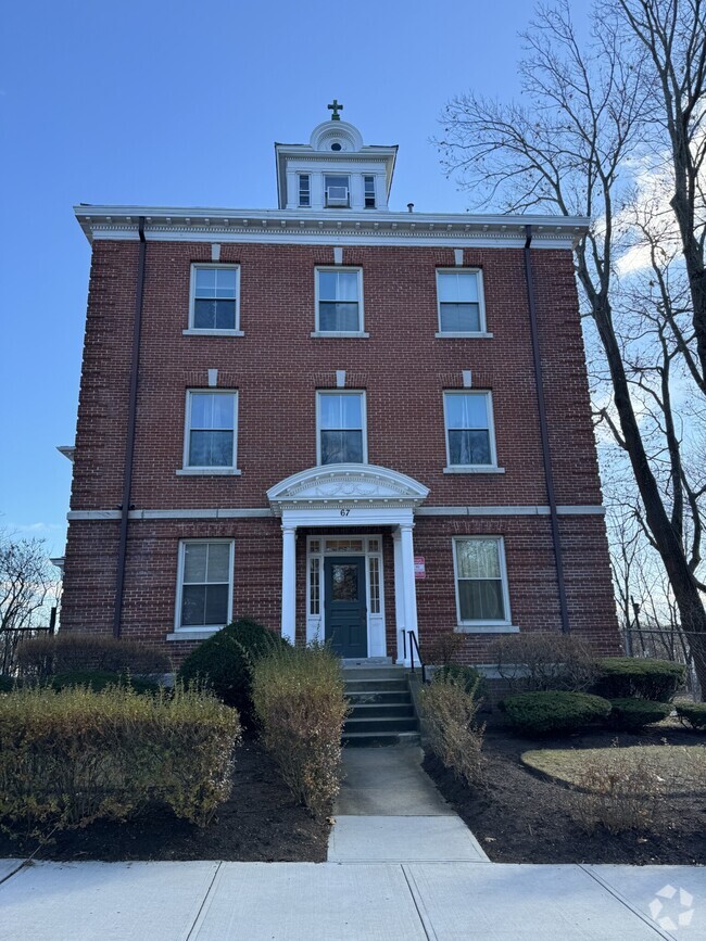 Building Photo - 67 Illinois St