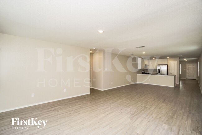 Foto del edificio - 5184 Fowler Crst