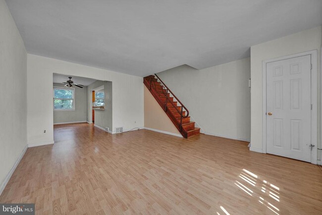 Foto del edificio - 539 E Basin St