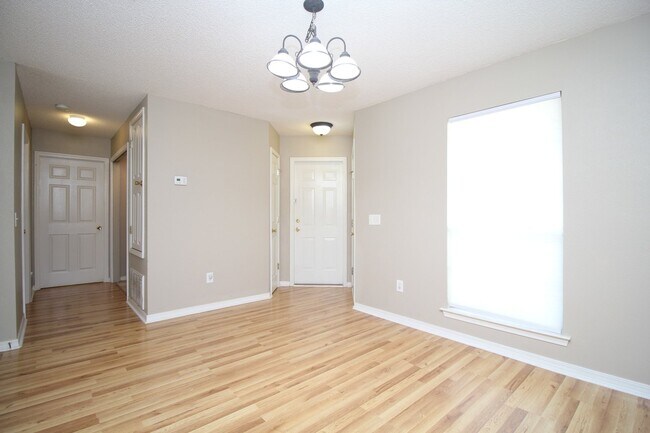 Foto del edificio - 2BD/2BA Patio Home Near NAS with Fenced Ya...