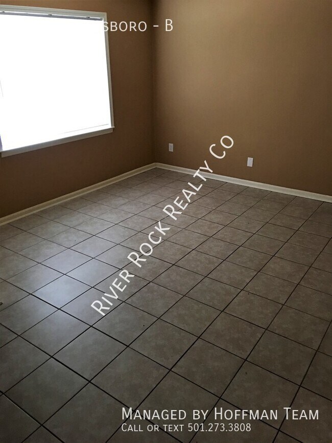 Building Photo - 6115 Queensboro unit B - MOVE IN SPECIAL!