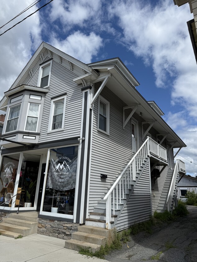 Entrance Stairs - 22 Middle St