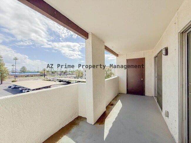 Foto del edificio - 4730 W Northern Ave
