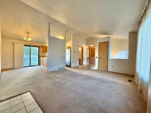 Foto del edificio - 950 E Calkins Dr