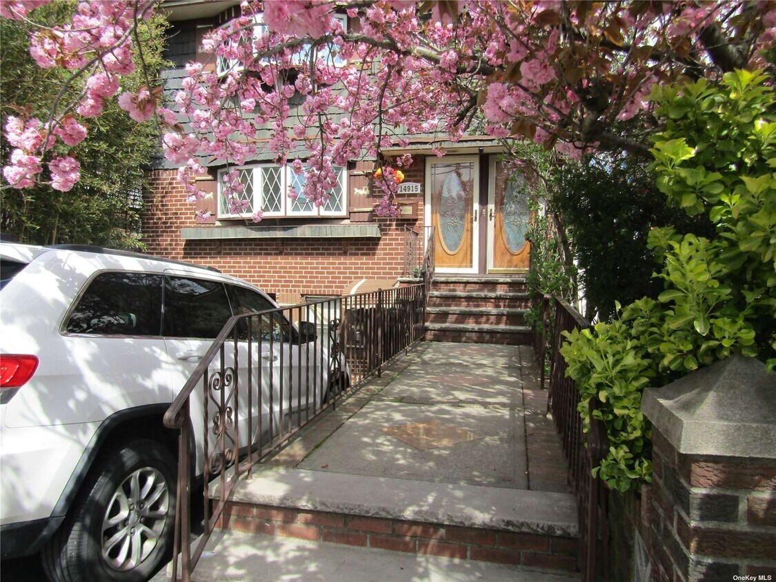 Primary Photo - 149-15 80th St