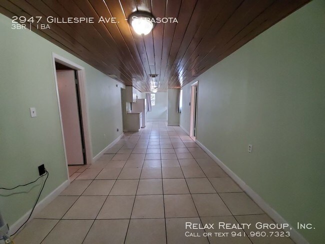 Foto del edificio - 2947 Gillespie Ave