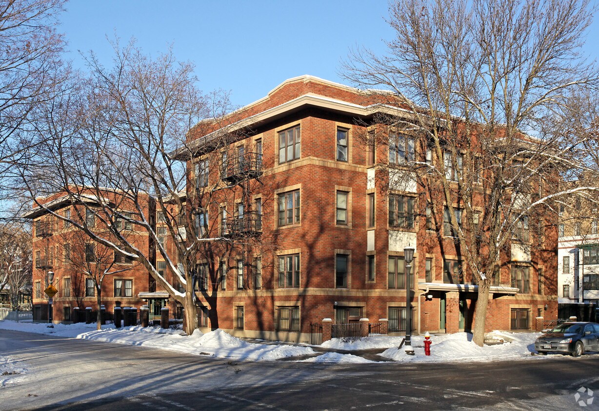 The Tazewell Condominiums Apartments in Saint Paul, MN