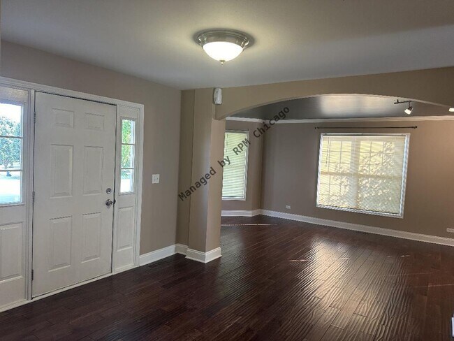 Building Photo - 5490 Fox Path Ln