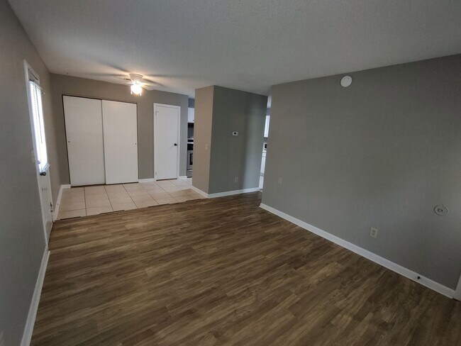Foto del edificio - Cute 1 bed / 1 bath super close to CCU/CMC...