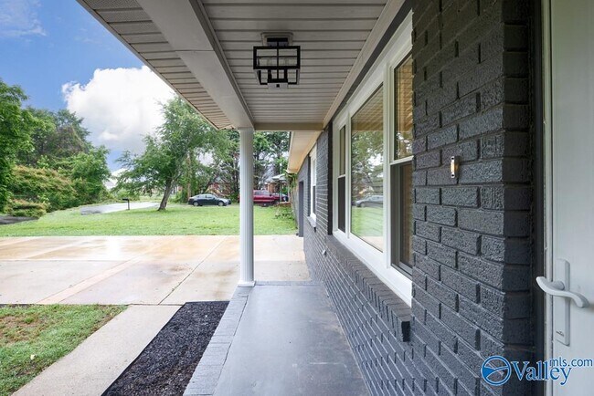 Building Photo - 117 Carol Dr