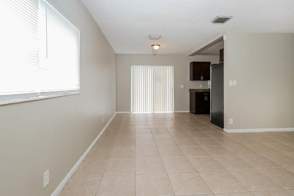 Foto principal - 4996 SW 4th St