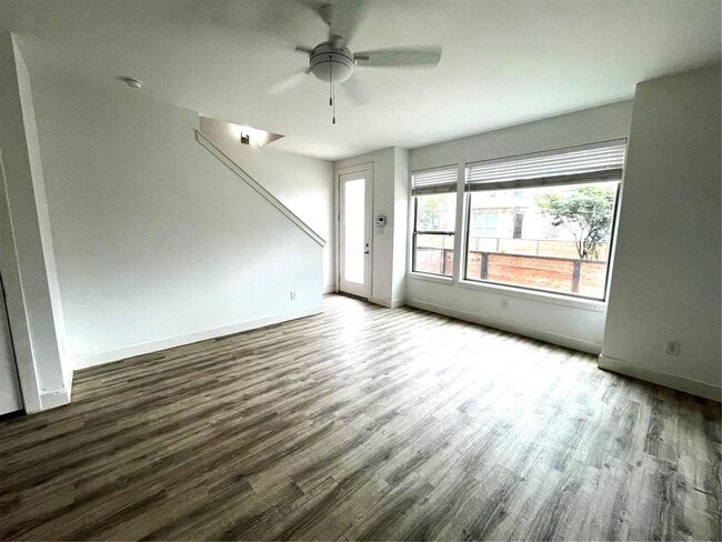 Building Photo - 18535 Centro Row