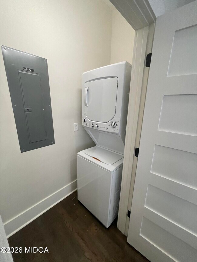 Foto del edificio - 843-843 Forsyth St