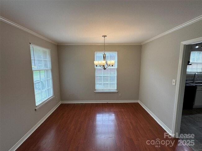 Foto del edificio - 2116 Finchley Dr