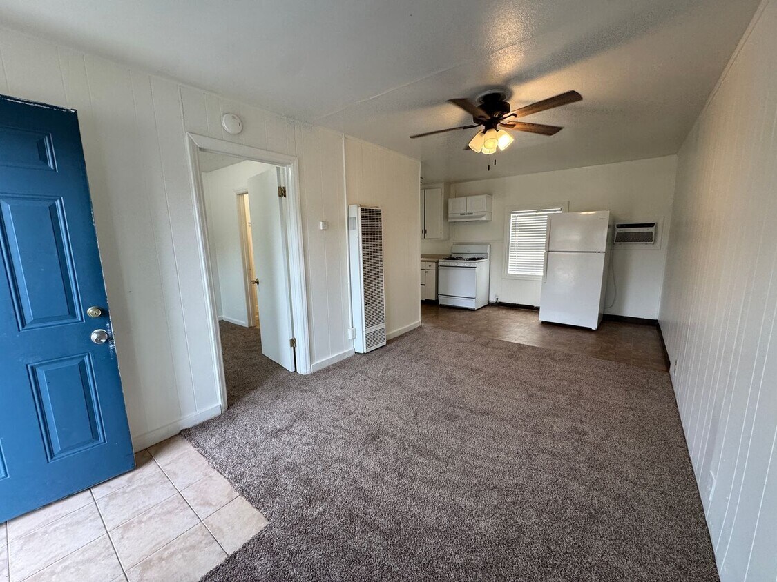 Building Photo - 2282 Maple St