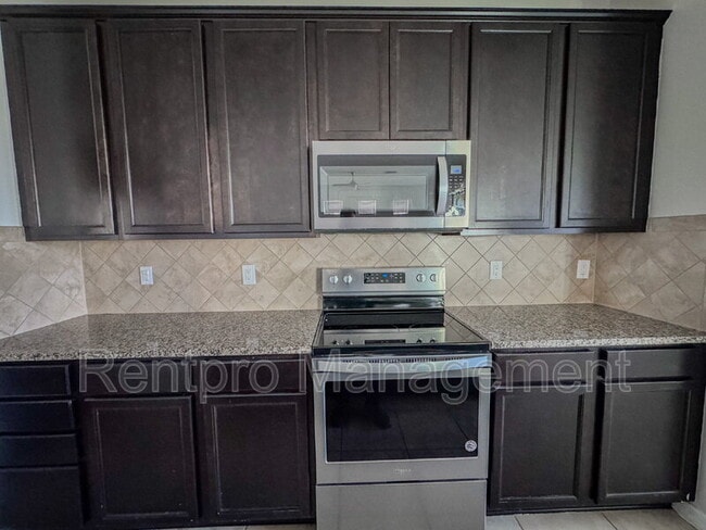 Foto del edificio - 6217 Kenava Lp