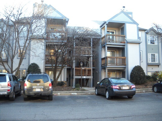 Foto del edificio - 6915 Victoria Dr