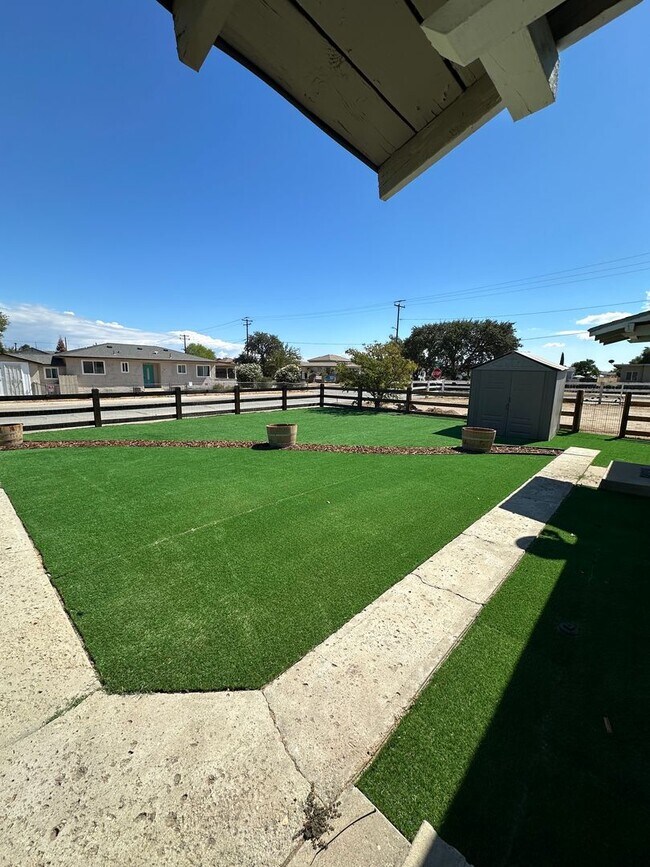 Building Photo - Bonita Place