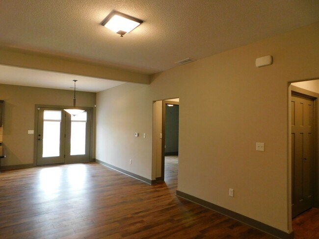 Building Photo - Incredible townhome with double car garage...