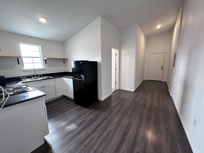 Foto del edificio - 2419 S Presa St