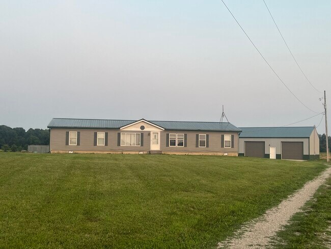 Building Photo - 4421 Tamarack Rd