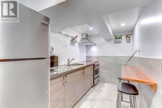 Building Photo - 394 Kane Ave