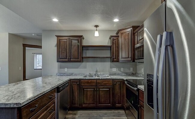 Building Photo - North Crossing Twin Home
