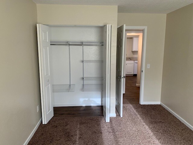 armario del dormitorio - 1668 Brownstone Blvd