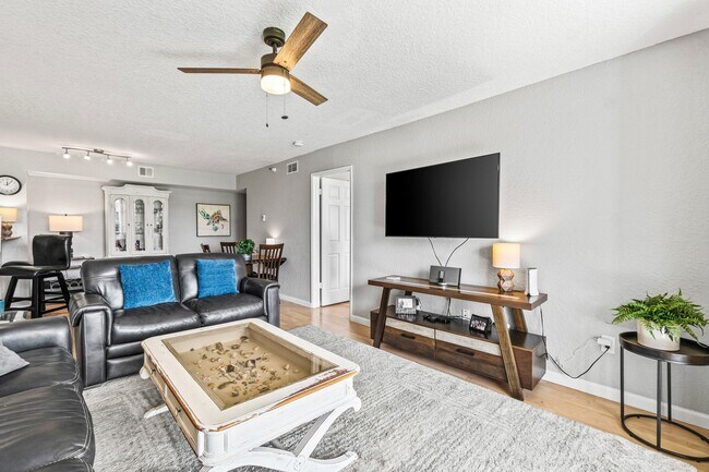 Building Photo - 145 Yacht Club Way