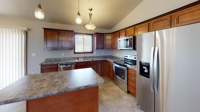 Building Photo - 340 Vernon Dr