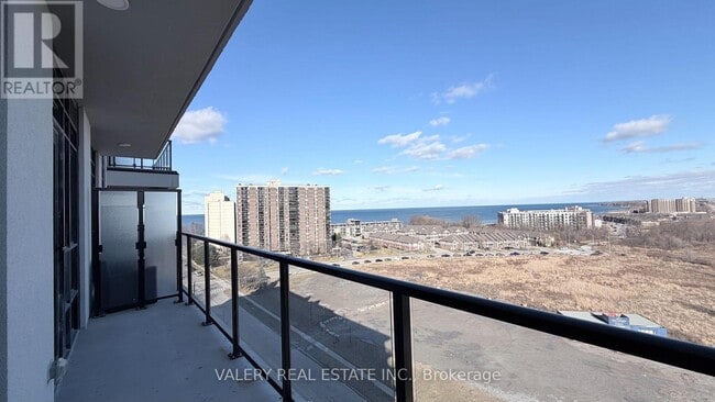 Building Photo - 461 Green Rd