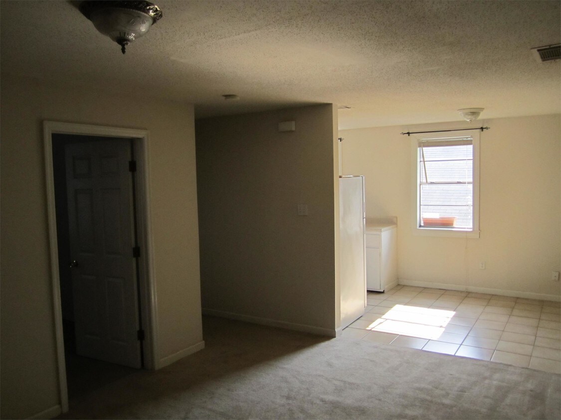 Primary Photo - 1708-1708 Abercorn St