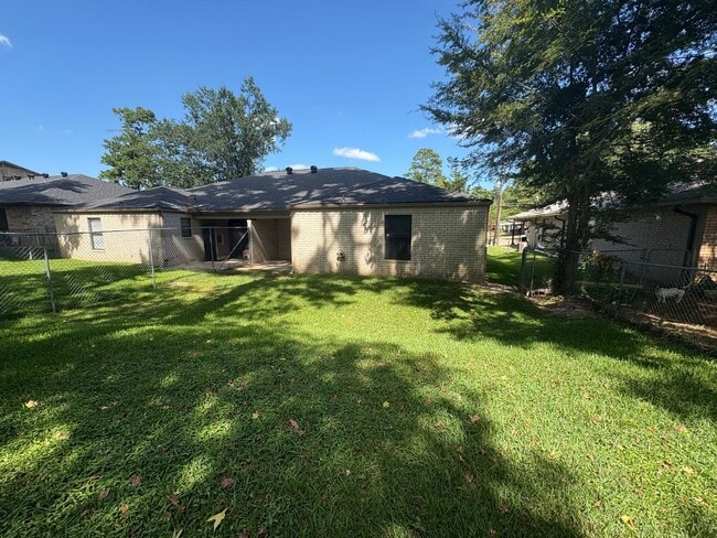 Building Photo - 2531-2533 Westminster Dr