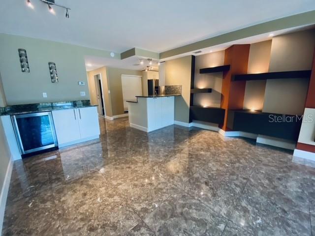 Building Photo - 2700 Cove Cay Dr