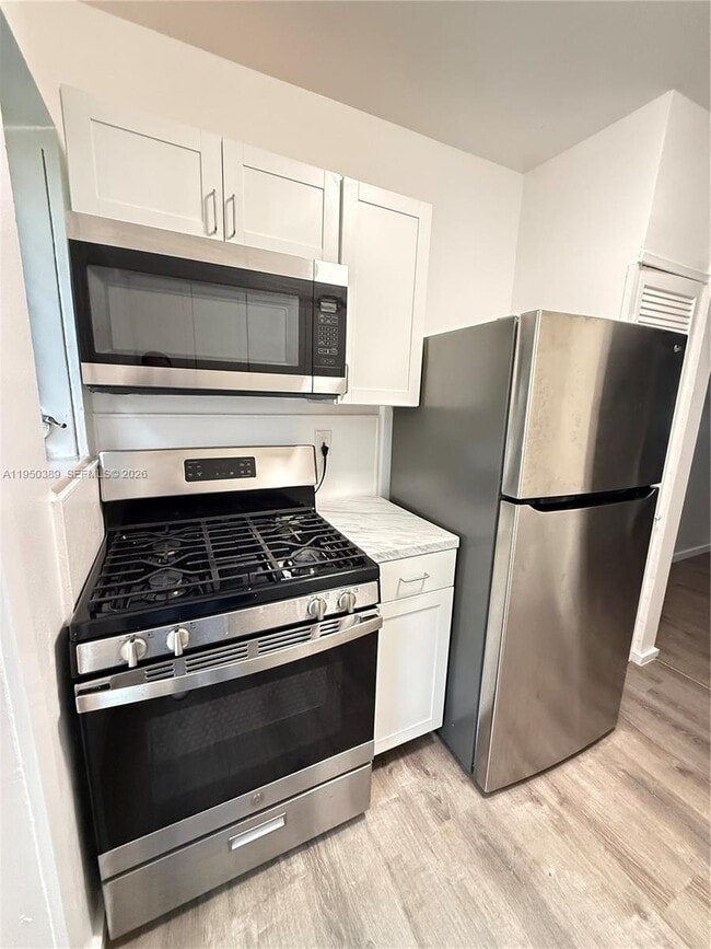 Foto del edificio - 145 S Shore Dr