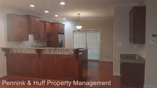 Foto del edificio - 320 Glenburney Dr