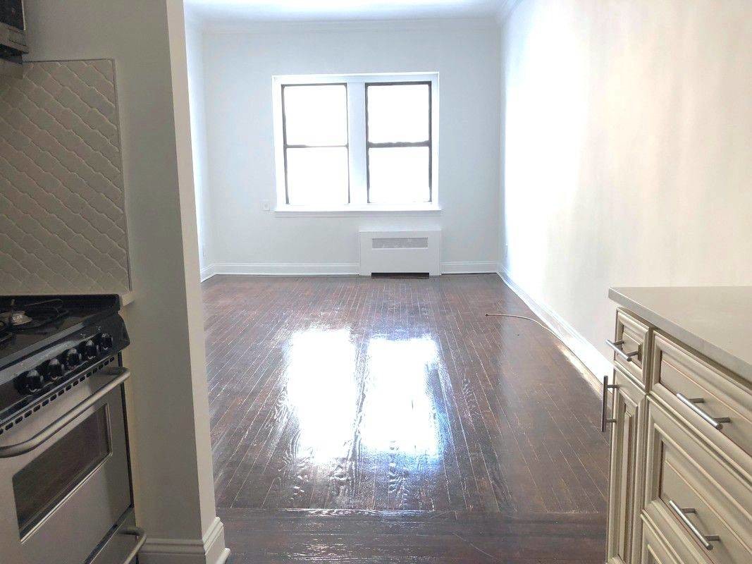 Primary Photo - 227 E 56th St