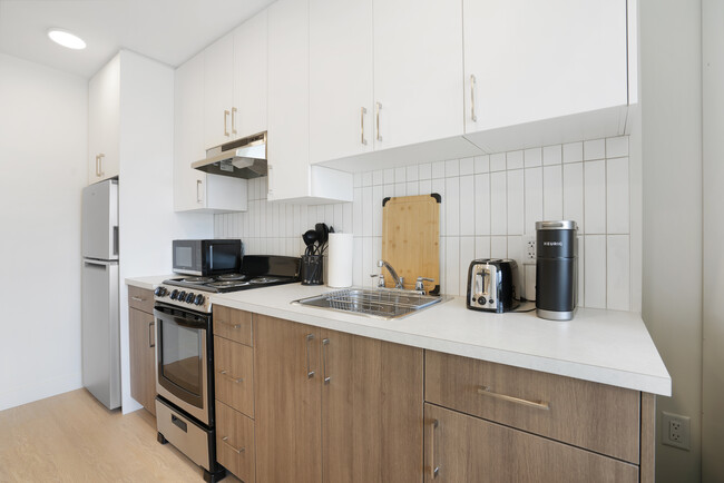 Studio B - Kitchen - The Woods at Willow Park