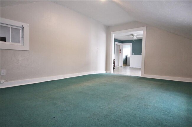 Building Photo - 375 Wood Ave