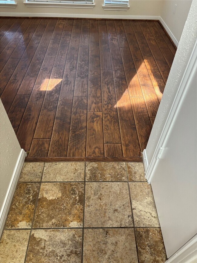 Foto del edificio - 4026 Meadowgold Ln