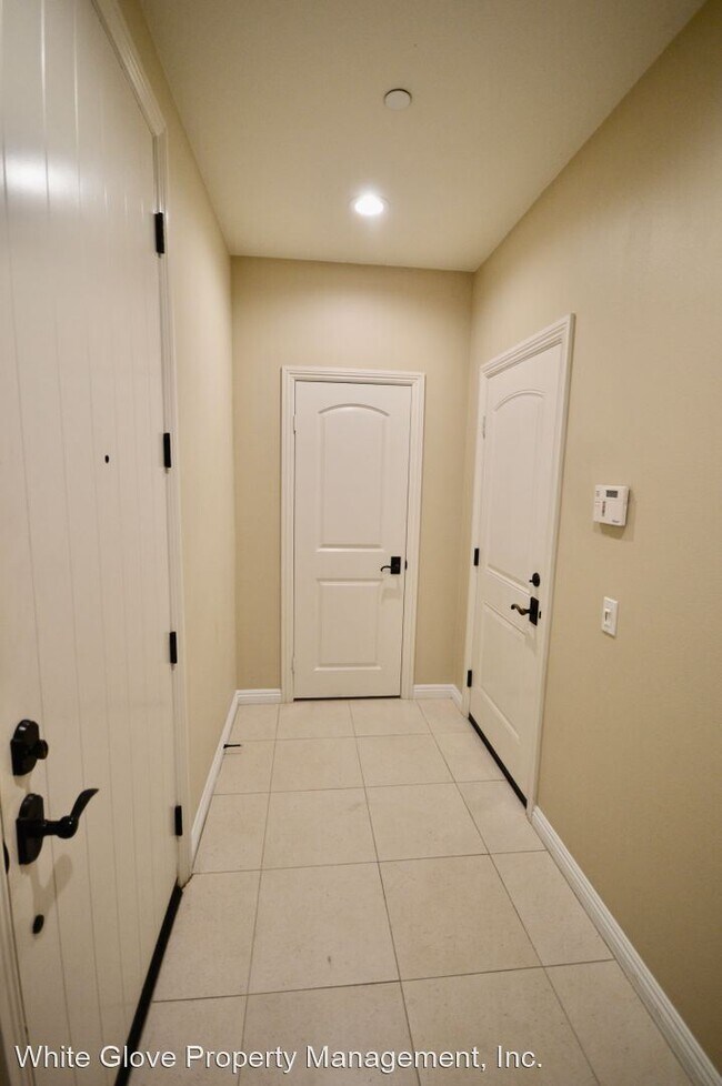 Building Photo - 3 br, 3.5 bath House - 756 South Olive Street