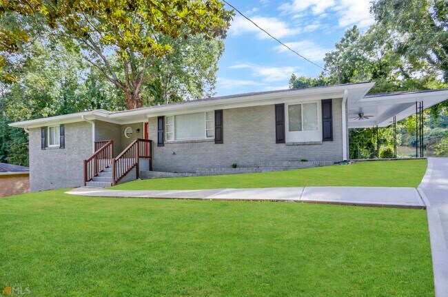 Building Photo - 2398 Lilla Cir SW