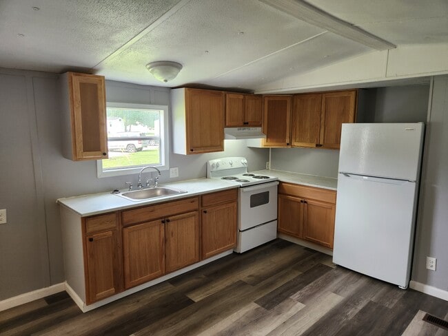 Building Photo - 126 Hussey Mhp Ln